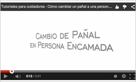 Geriatricarea Sanyres cambiar pañal persona encamada