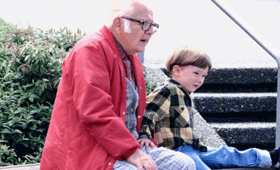 Geriatricarea cuidado de los nietos puede generar estrés, ansiedad o depresión en loa abuelos