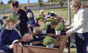 Geriatricarea huerto terapéutico Amma Mutilva