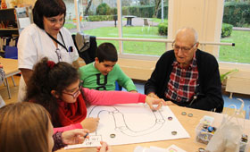 Geriatricarea juegos intergeneracionales Igurco