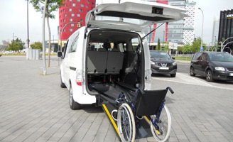 geriatricarea ILUNION coche eléctrico movilidad reducida