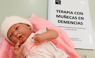 geriatricarea Albertia terapia con muñecas