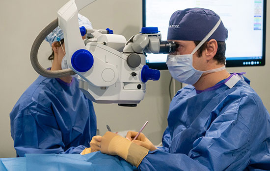 IOFV, pionero en implantar intraocular trifocal para cataratas