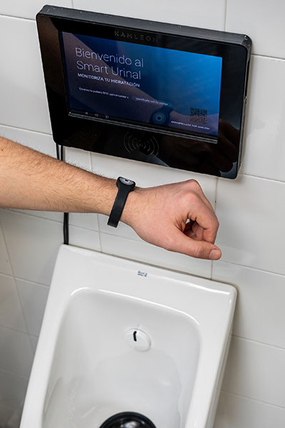 geriatricatea smart urinal hidratacion