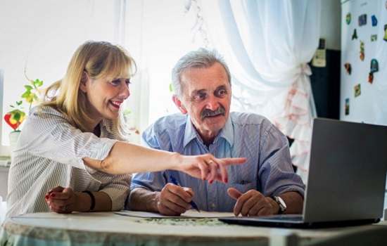 Geriatricarea nuevas tecnologías en el cuidado de mayores dentro del hogar prolonga su permanencia en casa IMQ Igurco.