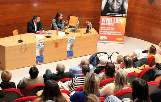 Geriatricarea jornadas lares residencias piden derechos atención a personas mayores