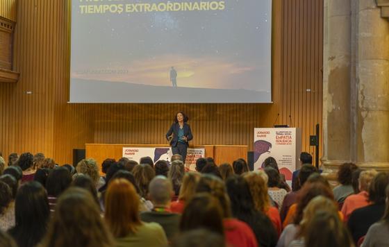 Geriatricarea- jornadas Amavir Los superpoderes del trabajo social Empatía, Resiliencia y Comunicación, Elsa Punset