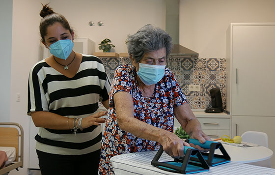 geriatricarea personas mayores dependientes - Fundación Juan Cruzado