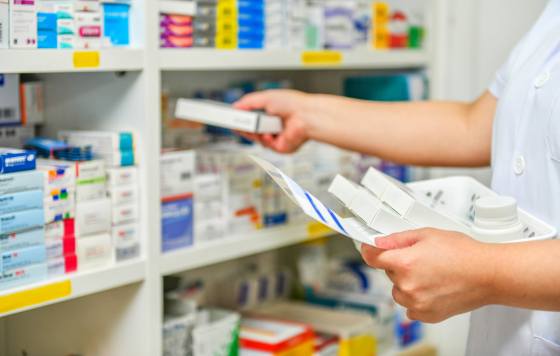 Geriatricarea- Compra compartida de medicamentos La propuesta de FEFE para beneficiar a pacientes y farmacias, dispensación de medicamentos