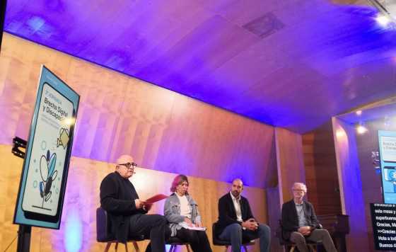 Geriatricarea- Jornada Anual DicaTIC: Abordando los desafíos de la brecha digital en personas mayores