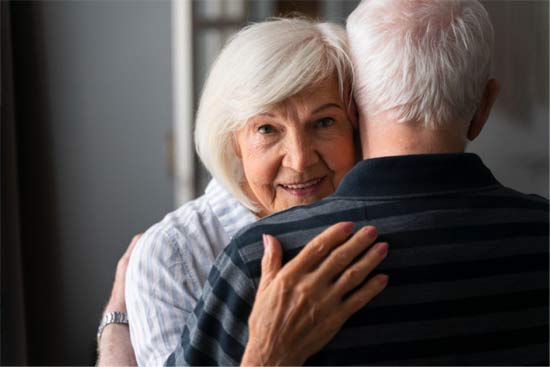 Geriatricarea pérdida de audición miaudífono