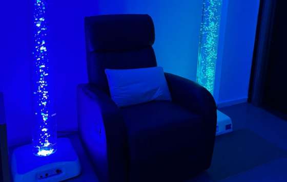 Geriatricarea- terapia multisensorial , sala de Snoezelen