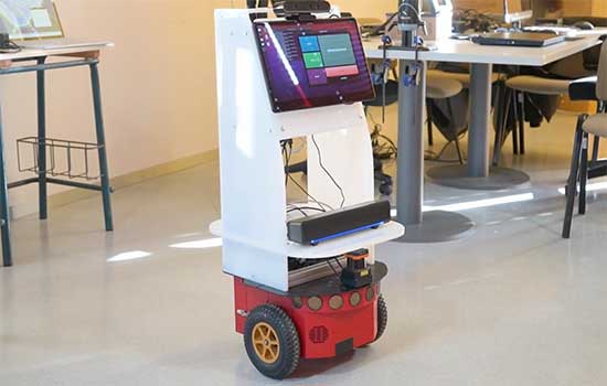 geriatricarea JUNO robot asistencial