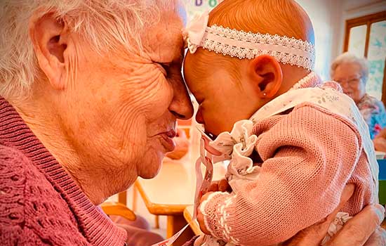 geriatricarea Terapia con munecas