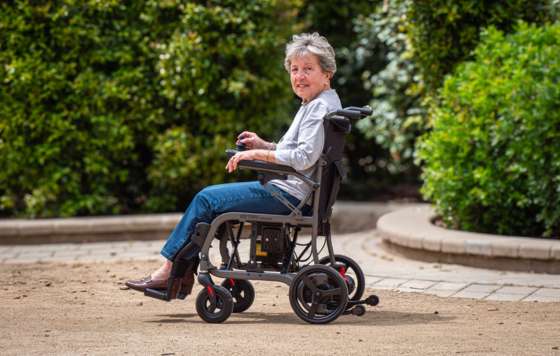 Geriatricarea- silla de ruedas eléctrica fabricada en magnesio Martinika Magnesium,