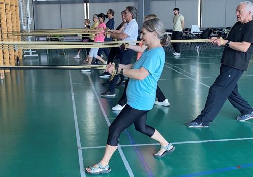 geriatricarea entrenamiento de la fuerza bandas elásticas